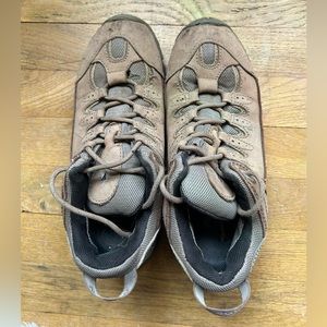 Vasque Mantra Women's 8 Hiking Boot Shoes GoreTex Brown Leather Vibram 7389